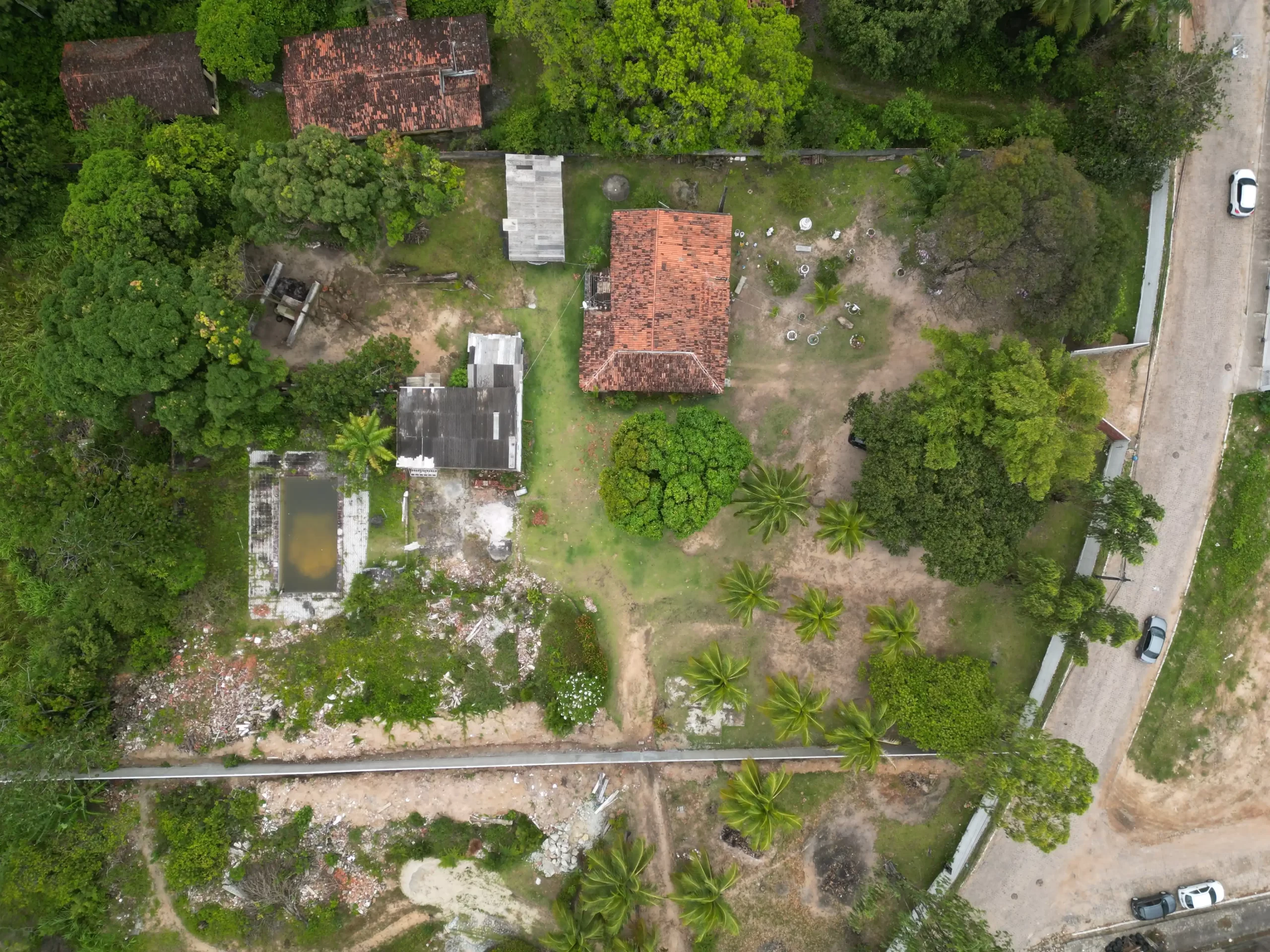 Terreno amplo de 5.500m² em localização privilegiada no Bairro Cidade dos Colibris, situado atrás da Unipê.